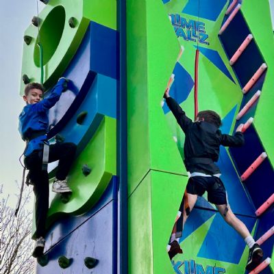 Testing resilience on the climbing wall